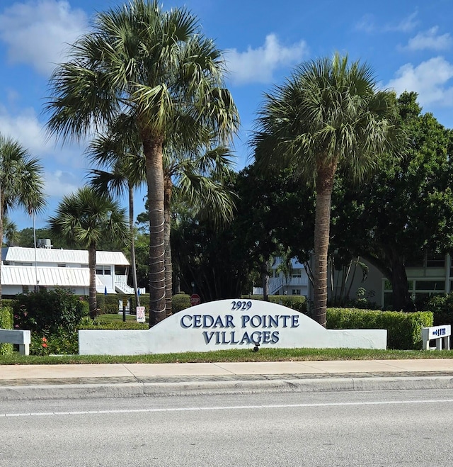 view of community / neighborhood sign