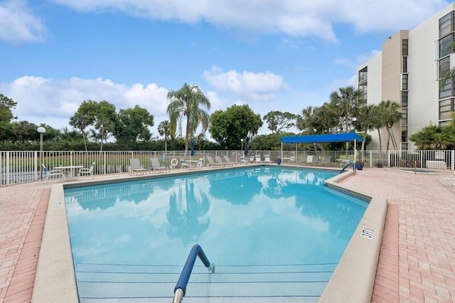 view of swimming pool