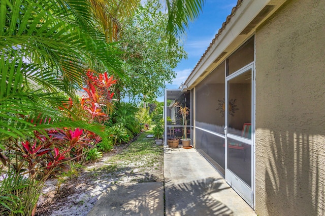 view of yard with a patio