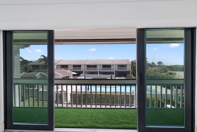 view of sunroom / solarium