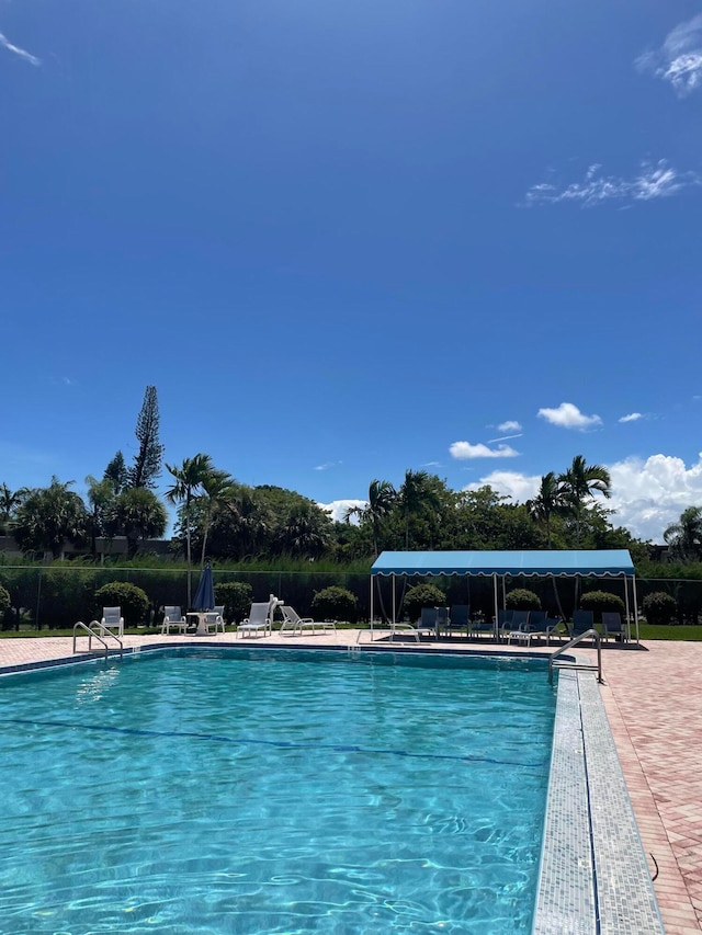 view of swimming pool