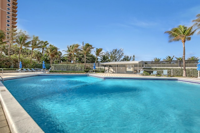 view of swimming pool