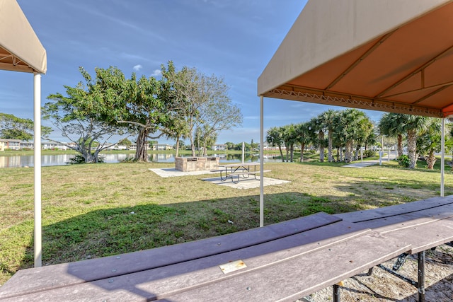 view of yard featuring a patio