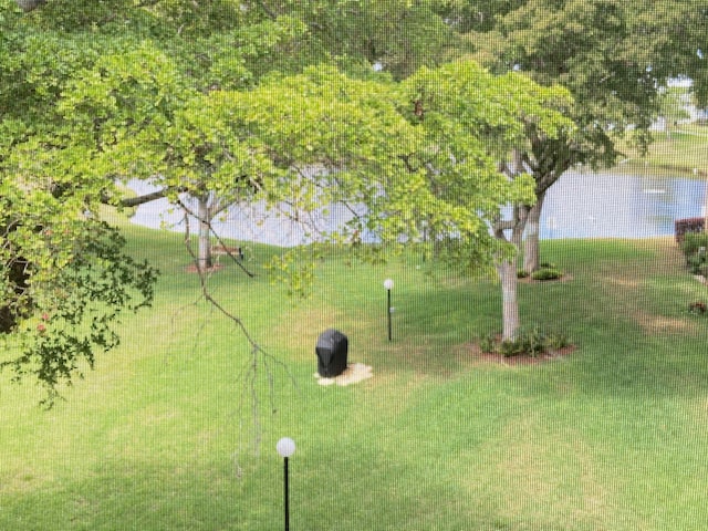 view of yard featuring a water view