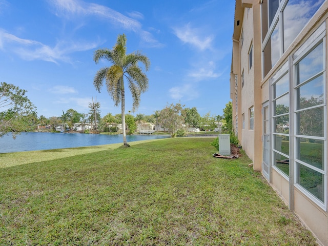 view of yard featuring a water view