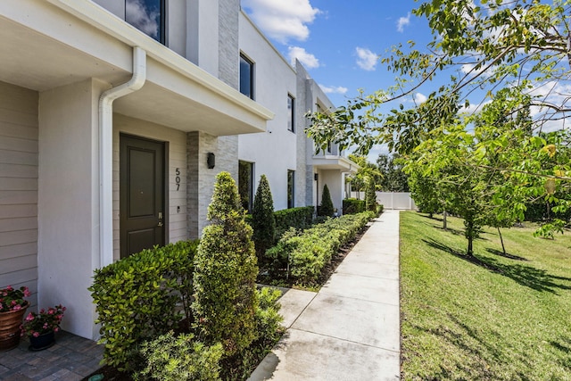 exterior space featuring a yard