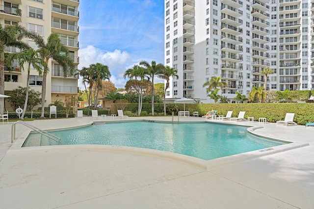 view of swimming pool