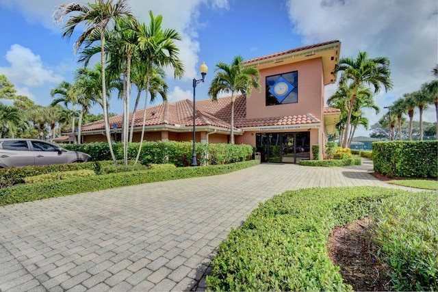 view of mediterranean / spanish-style home