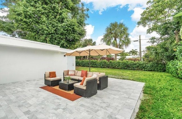 view of patio featuring an outdoor hangout area