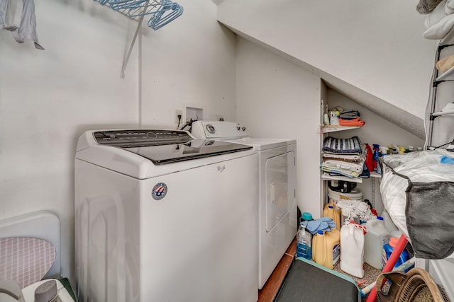 laundry room with washer and clothes dryer