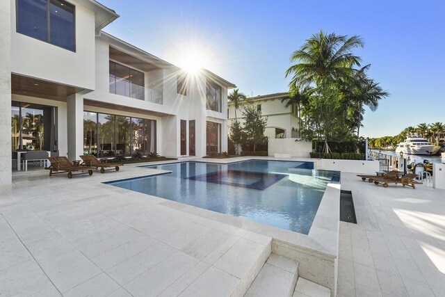 view of patio / terrace with outdoor lounge area and ceiling fan