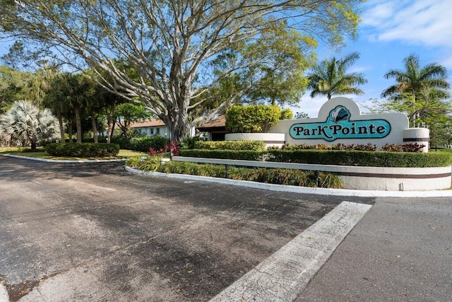 view of community / neighborhood sign