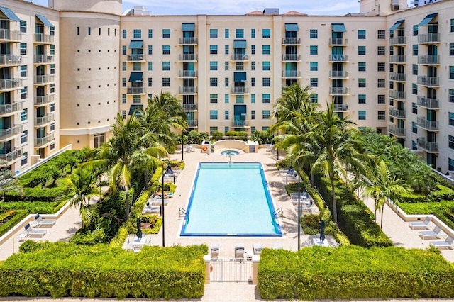 view of swimming pool