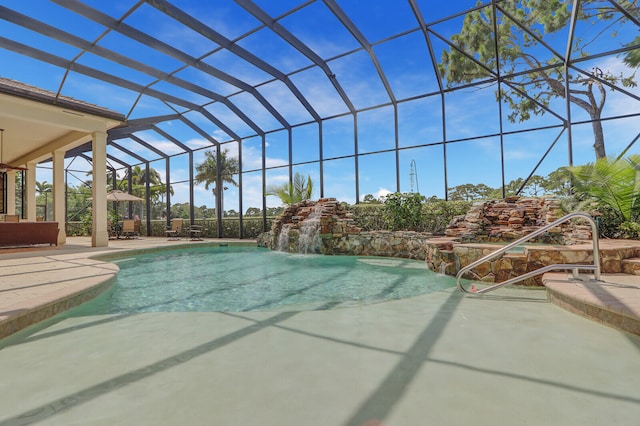 view of swimming pool featuring a patio and pool water feature