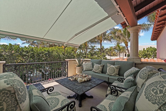 view of patio with outdoor lounge area