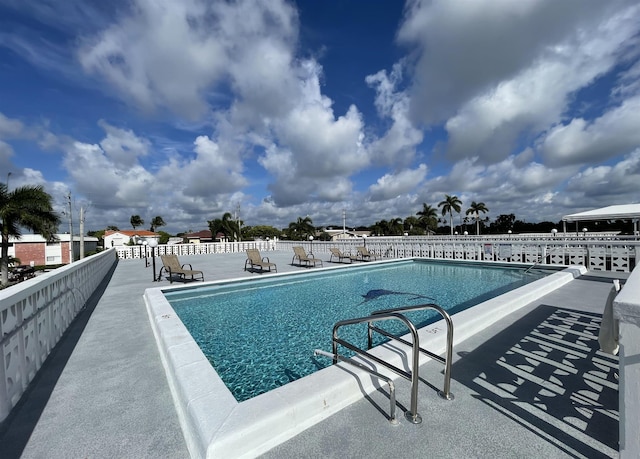 view of swimming pool