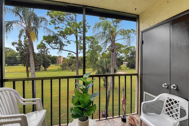 view of sunroom / solarium