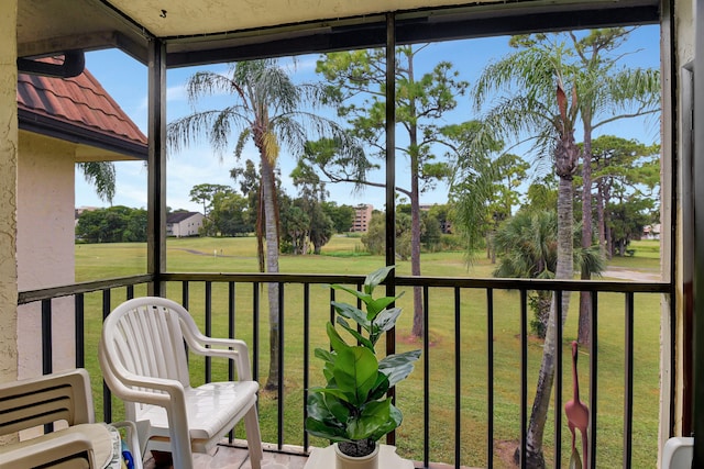 view of sunroom / solarium