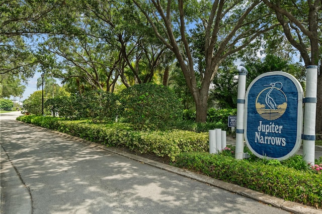 9029 SE Breeze Way, Hobe Sound, FL 33455 - view of surrounding community