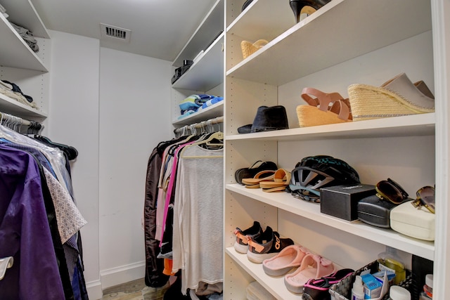 view of spacious closet