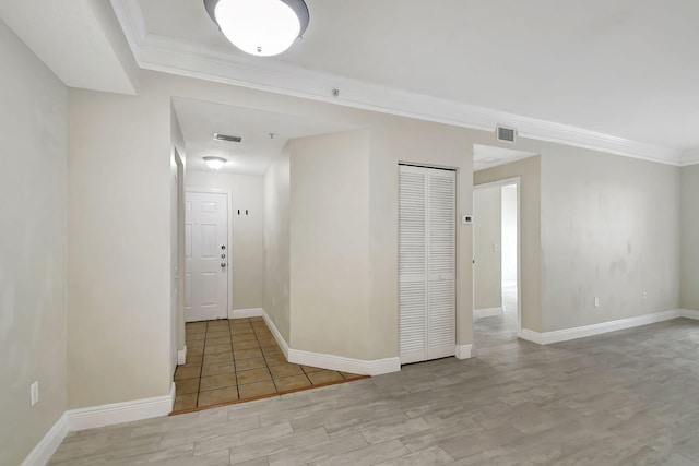 kitchen with kitchen peninsula, ceiling fan, decorative backsplash, dishwasher, and sink