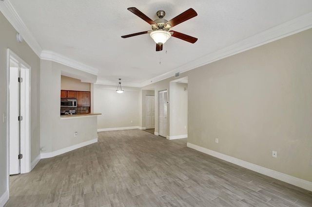 unfurnished bedroom with ceiling fan