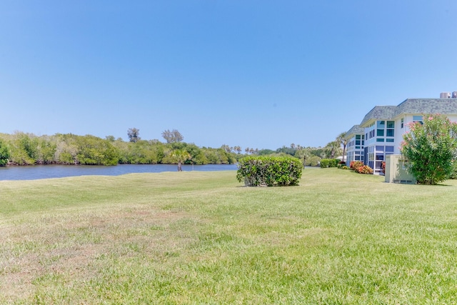 view of yard featuring a water view