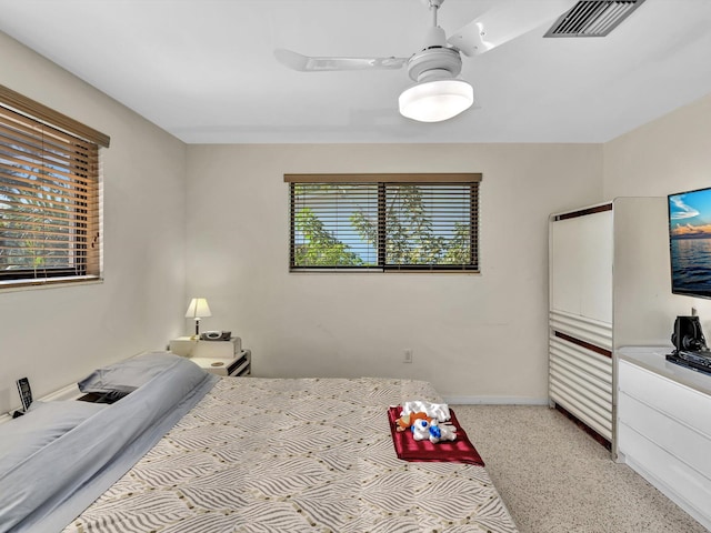 bedroom with ceiling fan