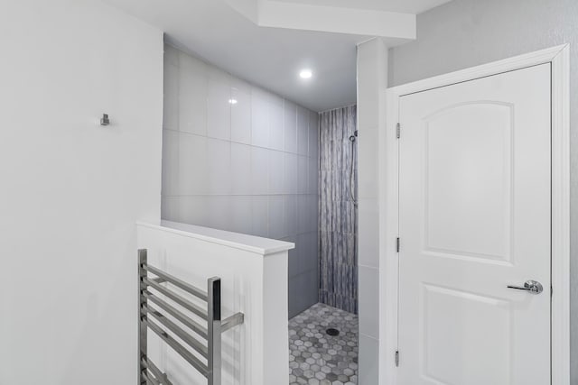 bathroom featuring a shower