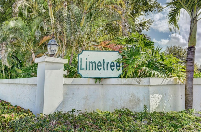 view of community / neighborhood sign