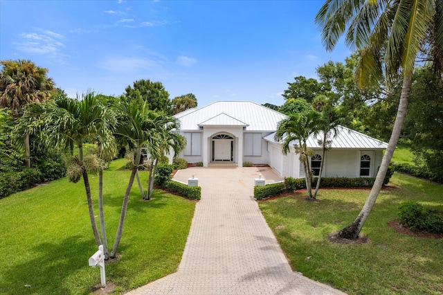 view of front of house with a front lawn