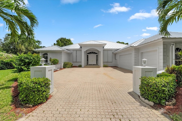 view of front of home featuring a garage