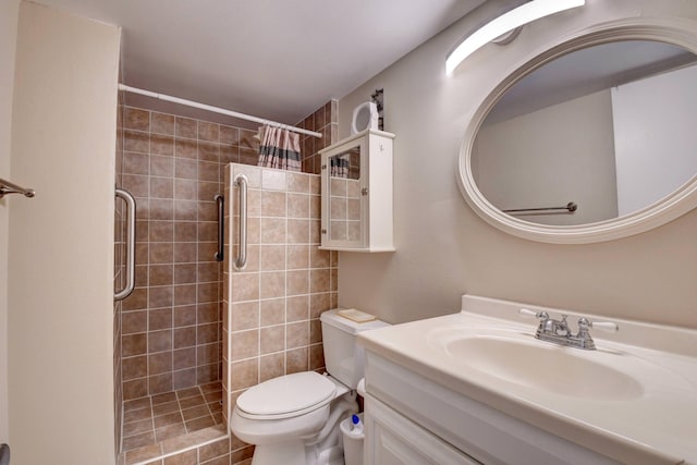 bathroom with a shower with curtain, oversized vanity, and toilet