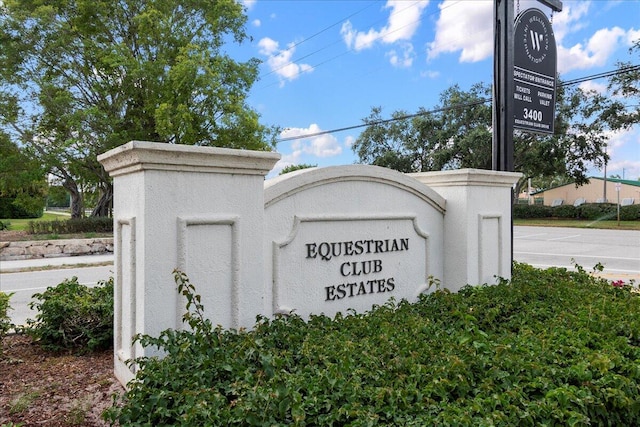 view of community / neighborhood sign