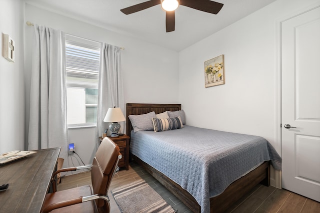 bedroom featuring ceiling fan