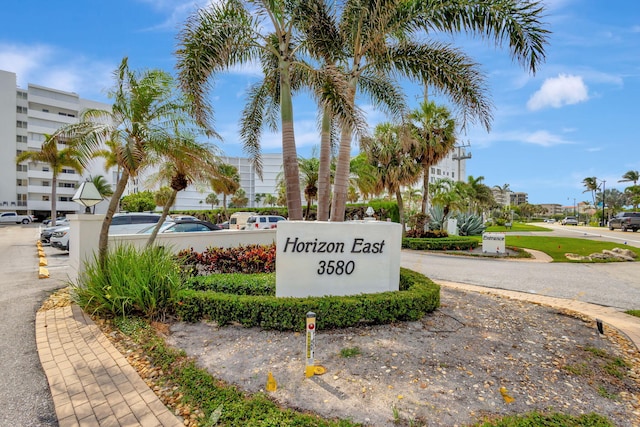 view of community / neighborhood sign