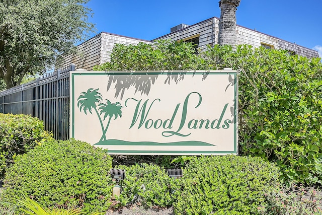 view of community / neighborhood sign