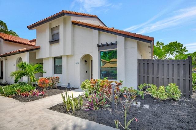 view of front of property