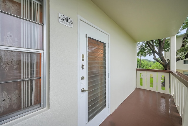 balcony featuring covered porch