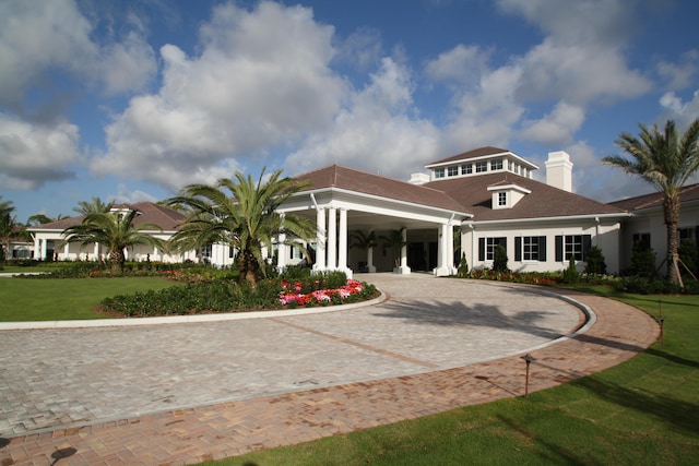 view of front of house with a front yard