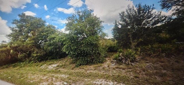 Listing photo 2 for 2502 70th St W, Lehigh Acres FL 33971