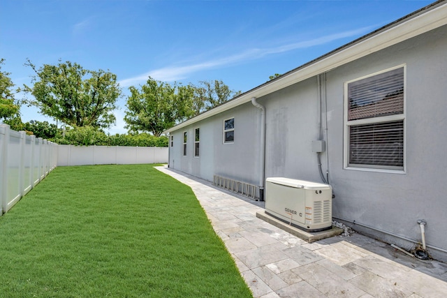 view of yard with a patio area