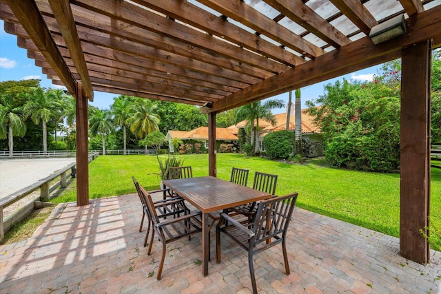 view of patio featuring a pergola