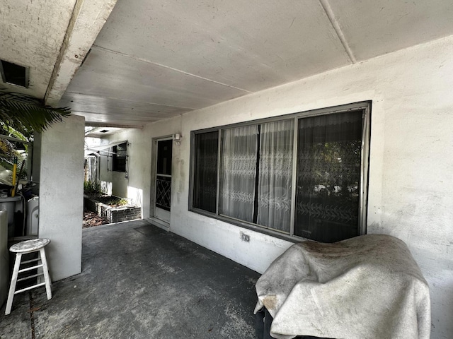 view of front of house with a carport