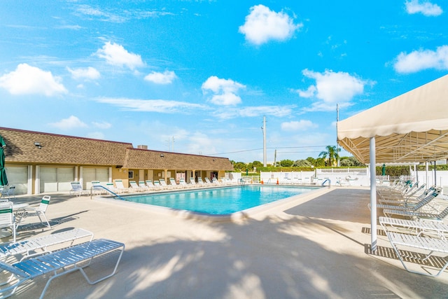 view of swimming pool featuring a patio