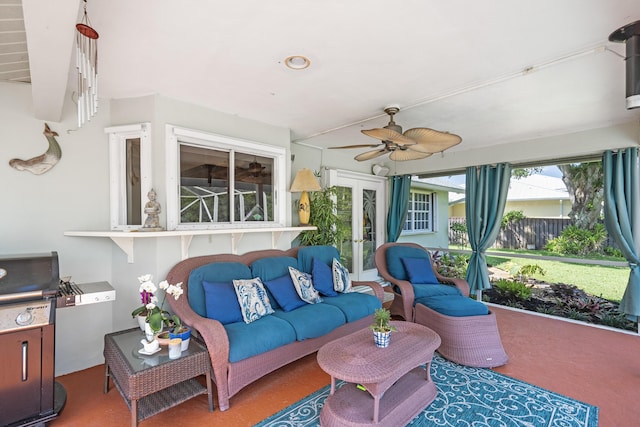 sunroom / solarium with ceiling fan