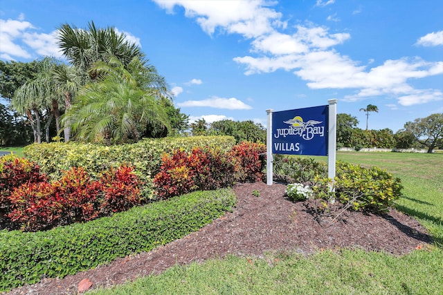 view of community / neighborhood sign