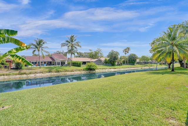 view of yard featuring a water view