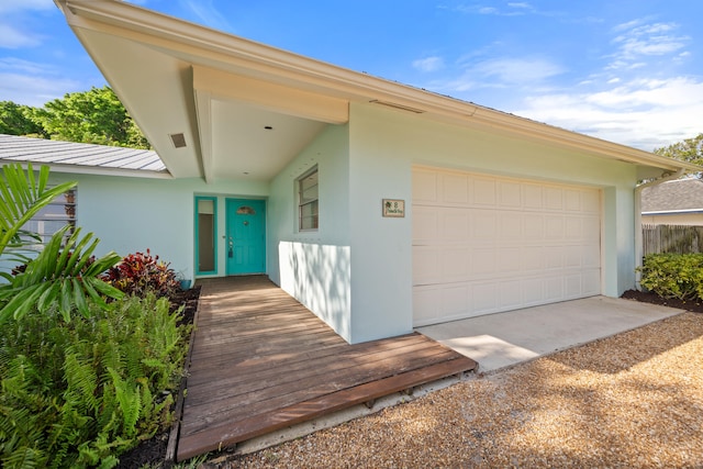 view of front facade with a garage