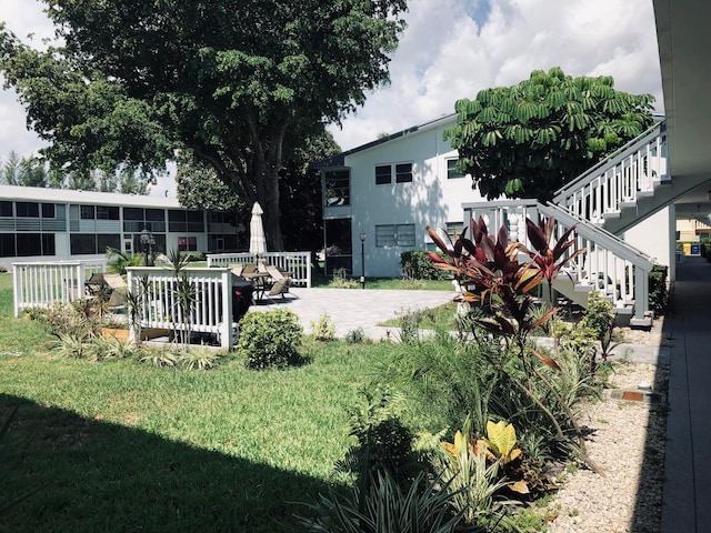 view of yard with a patio area